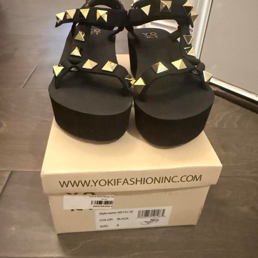 Boutique Yoki black wedge sandals with gold studs, size US 6